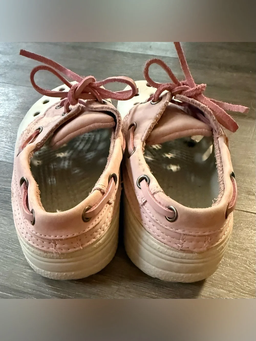 CROCS boat style shoes Womens sz 6, Mens / Youth sz 4